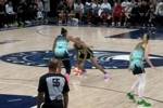 🔥WNBA也疯狂！山猫球员秀空中换手超级拉杆